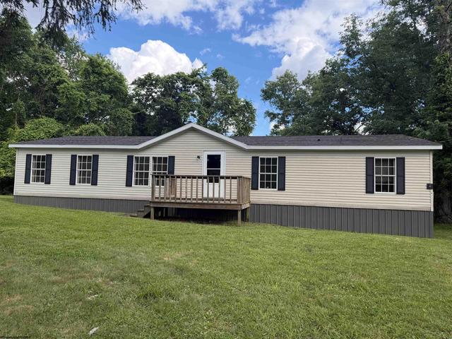 846 Levels Rd, Fairmont, WV 26554