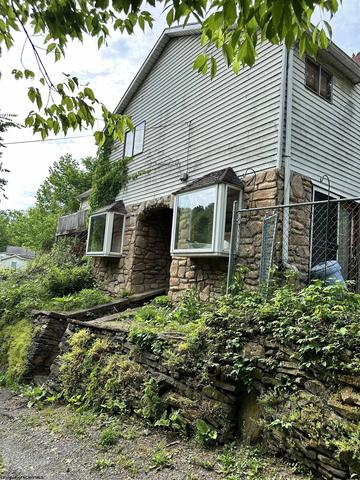 208 Mason Dixon Hwy, Maidsville, WV 26541