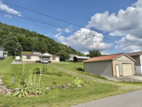Exterior - 44 Fifth St, Hendricks, WV 26271 photo 8 of 11