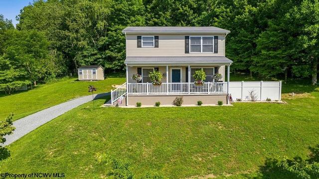 57 Stags Leap Dr, Belington, WV 26250