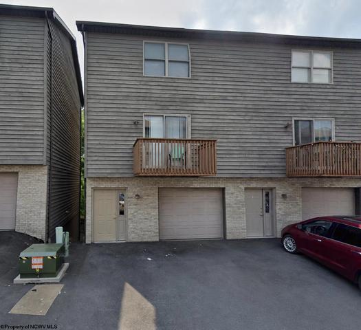14 Sunridge Dr, Morgantown, WV 26505