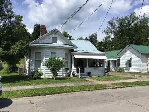 19 Pinnell St, Buckhannon, WV 26201