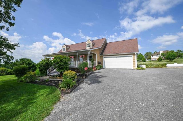 212 Green Valley Dr, Reedsville, WV 26547