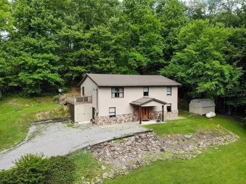 1344 Goose Run Rd, Fairmont, WV 26554