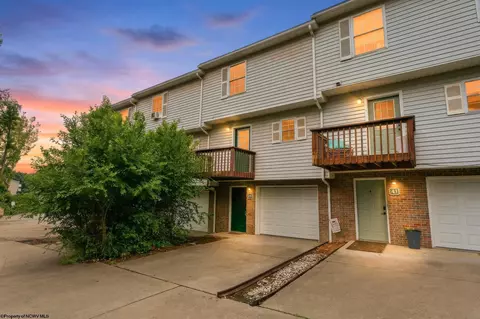 40 Cedarstone Ct, Morgantown, WV 26505