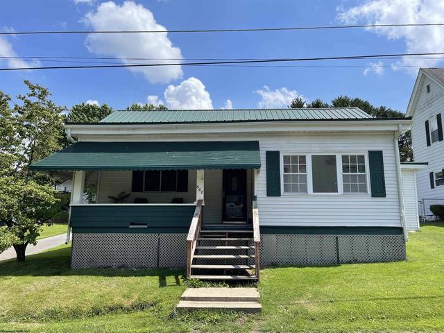 608 College St, Barrackville, WV 26559