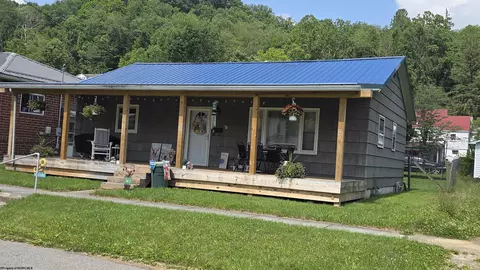 361 Maple Ave, Philippi, WV 26416 photo 3