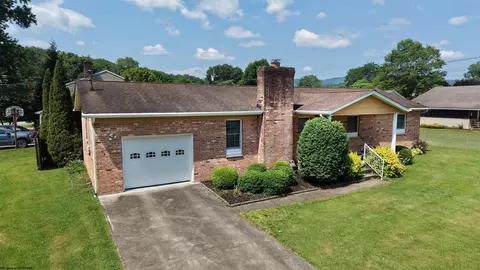 202 Robin Hood Ln, Elkins, WV 26241