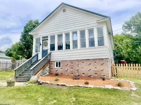 305 Second St, Terra Alta, WV 26764