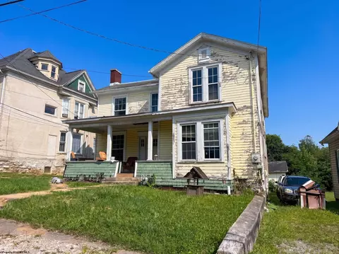 823 4th St, Fairmont, WV 26554