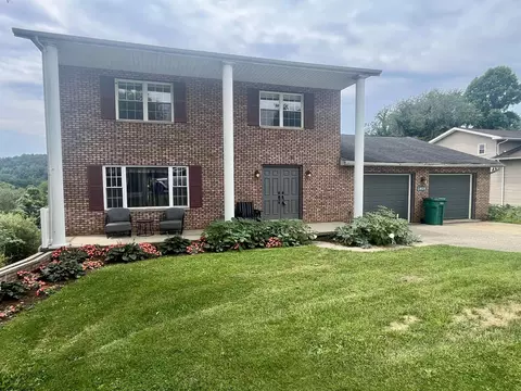 1825 Martha Ave, Fairmont, WV 26554