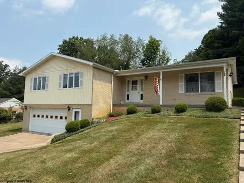 156 Scenery Dr, Morgantown, WV 26505