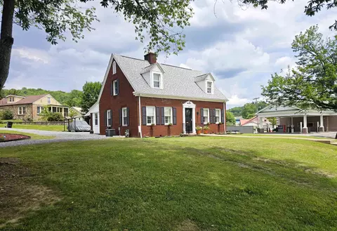 114 N Pike St, Grafton, WV 26354