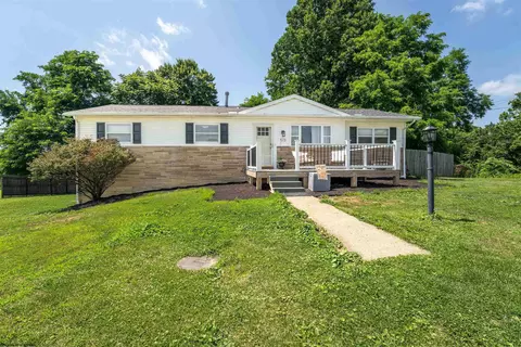 573 Broadway St, Star City, WV 26505