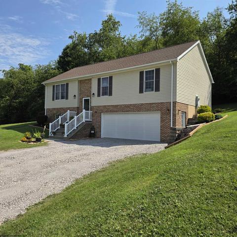 81 Overlook Dr, Buckhannon, WV 26201