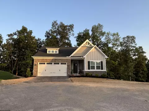 1112 Eagle Glen Ct, Morgantown, WV 26508