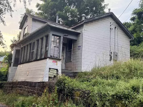 113 Long St, Grafton, WV 26354