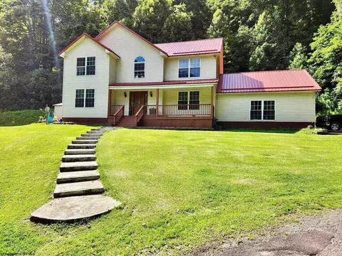 23 Whispering Willow Dr, Montrose, WV 26283