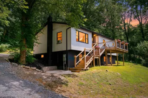 3797 River Rd, Morgantown, WV 26501
