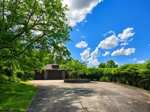 102 Hunters Ridge Rd, Wheeling, WV 26003