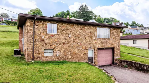 345 Lincoln St, Fairmont, WV 26554