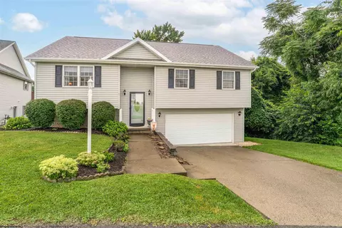 5 Monument Ln, Morgantown, WV 26508