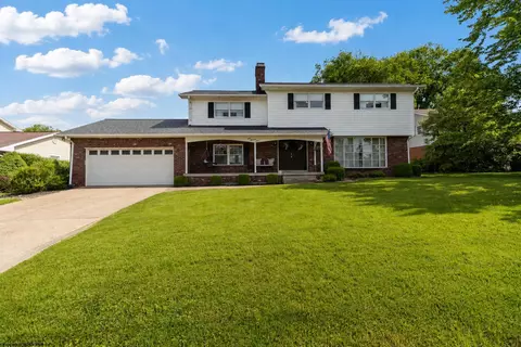 104 W North St, Bridgeport, WV 26330