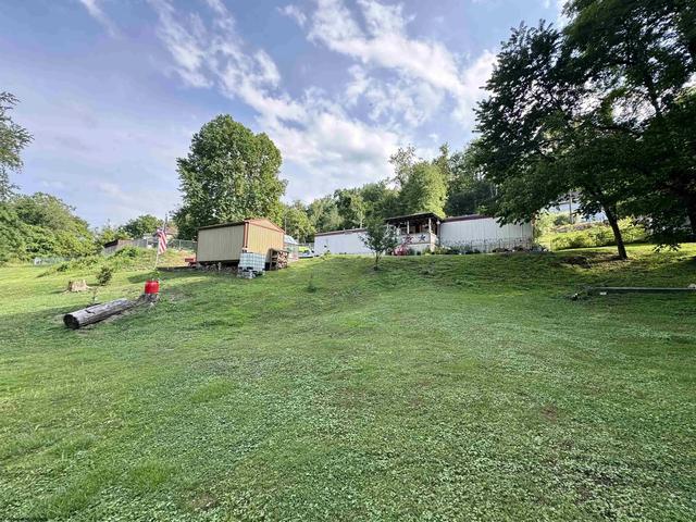 87 Lower Booth Rd, Morgantown, WV 26501