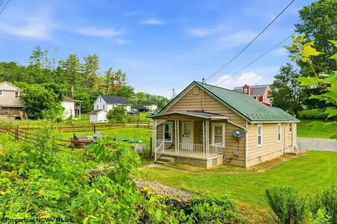 3051 River Rd, Clarksburg, WV 26301