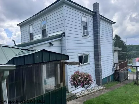 138 Brown St, Thomas, WV 26292 photo 3