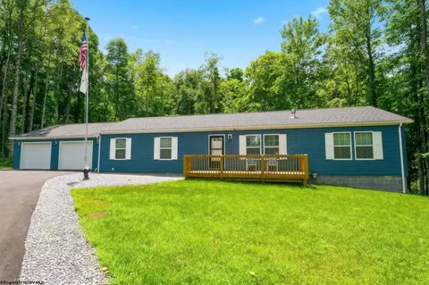 65 Holleran Hts, Kingwood, WV 26537