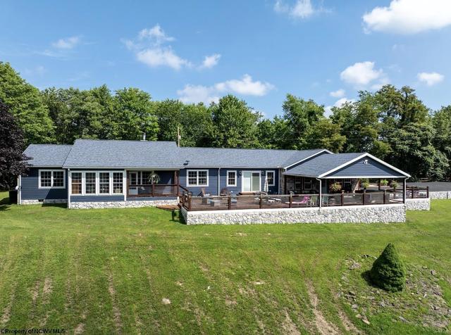 775 Breezy Knoll Dr, Buckhannon, WV 26201