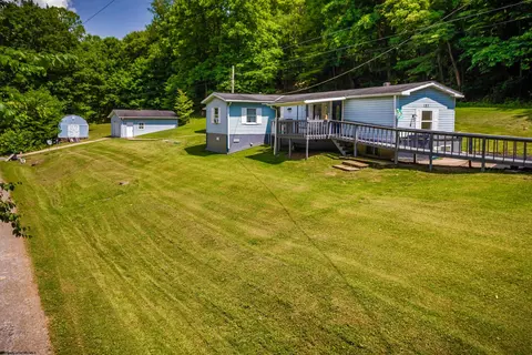 162 Ridenour Rd, Morgantown, WV 26508