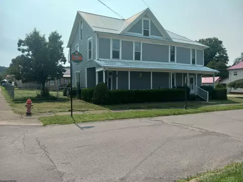 49 W Lincoln St, Buckhannon, WV 26201