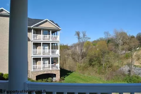 2418 Suncrest Vlg, Morgantown, WV 26505