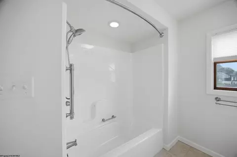 122 E Smith St, Bridgeport, WV 26330 photo 16
