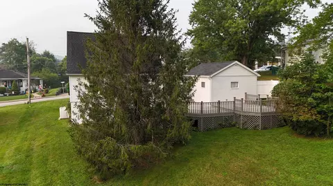 122 E Smith St, Bridgeport, WV 26330 photo 40