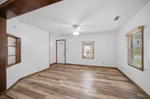 122 E Smith St, Bridgeport, WV 26330 photo 7