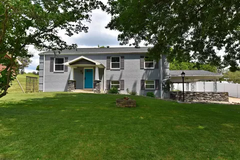 104 Elm Dr, Bridgeport, WV 26330
