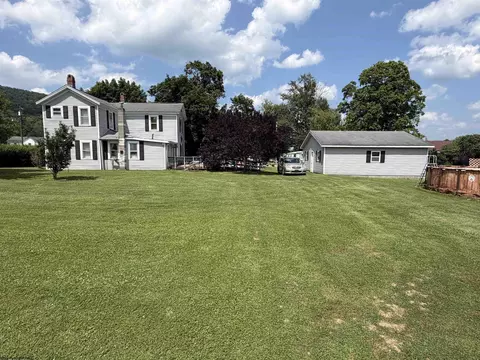 116 Union St, Huttonsville, WV 26273