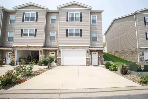 2072 Mountain Ash Ln, Morgantown, WV 26501