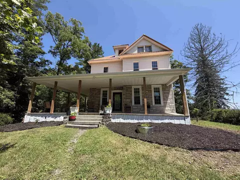 1616 Country Club Rd, Fairmont, WV 26554