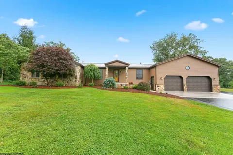 22 Cave St, Fairchance, PA 15436