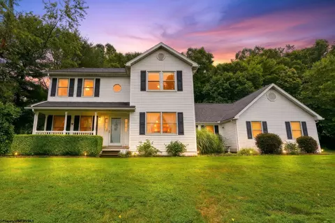 1416 Arcadia Dr, Fairmont, WV 26554