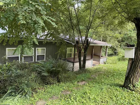 59 Adobe Dr #JUNIOR, Belington, WV 26250