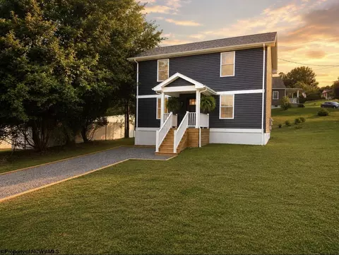 106 Cardinal Pl, Fairmont, WV 26554