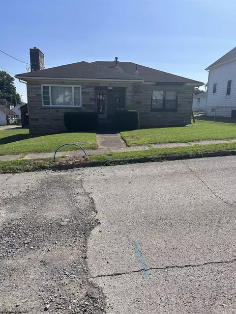 2011 Goff Ave, Clarksburg, WV 26301