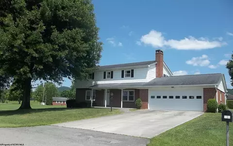 101 Homewood Dr, Elkins, WV 26241