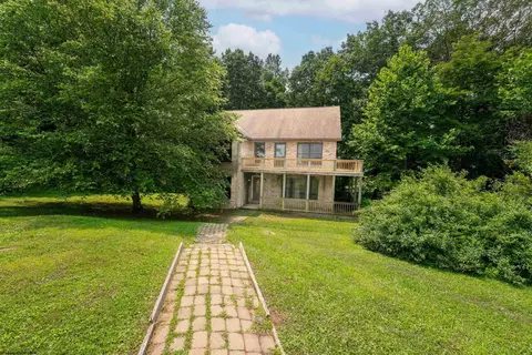 381 Meadow Ln, Bruceton Mills, WV 26525