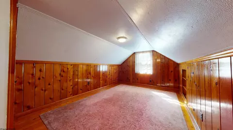 Bedroom - 210 Poolside Dr, Mannington, WV 26582 photo 7 of 10